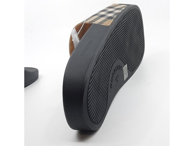 Paar slippers, maat 44, burberry - afbeelding 2 van  12