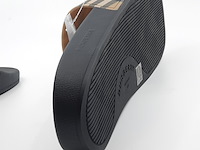 Paar slippers, maat 44, burberry - afbeelding 2 van  12
