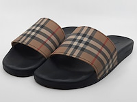 Paar slippers, maat 44, burberry - afbeelding 1 van  14