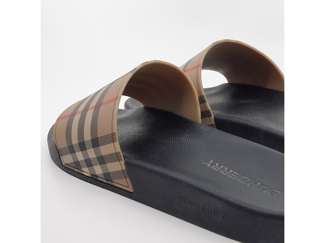 Paar slippers, maat 44, burberry - afbeelding 12 van  14