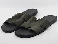 Paar slippers, maat 45, hermès