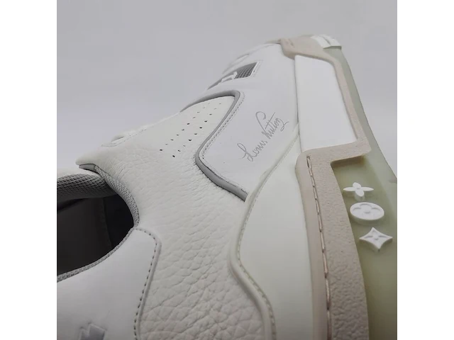 Paar sneakers, maat 10, louis vuitton, fd 0212 - afbeelding 3 van  14
