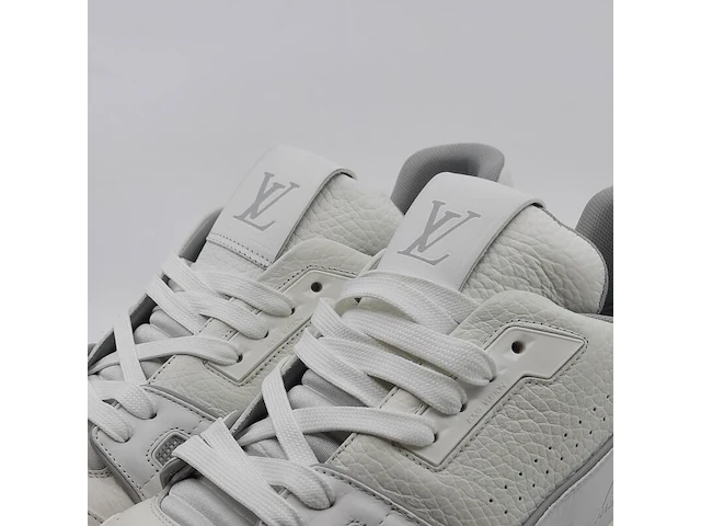 Paar sneakers, maat 10, louis vuitton, fd 0212 - afbeelding 9 van  14