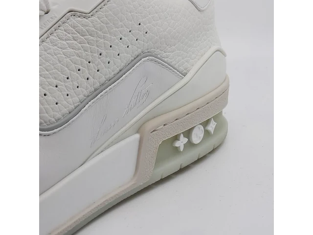Paar sneakers, maat 10, louis vuitton, fd 0212 - afbeelding 10 van  14