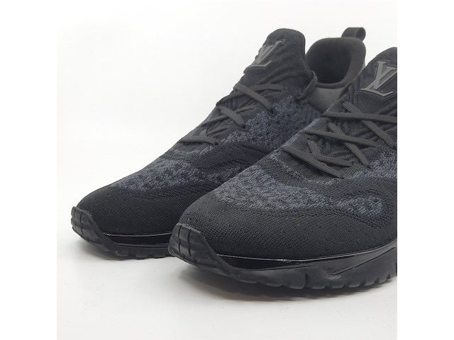 Paar sneakers, maat 11, louis vuitton - afbeelding 3 van  10