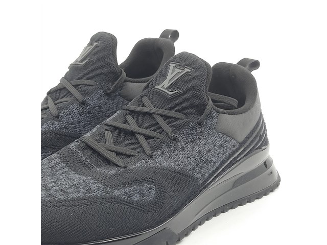 Paar sneakers, maat 11, louis vuitton - afbeelding 4 van  10