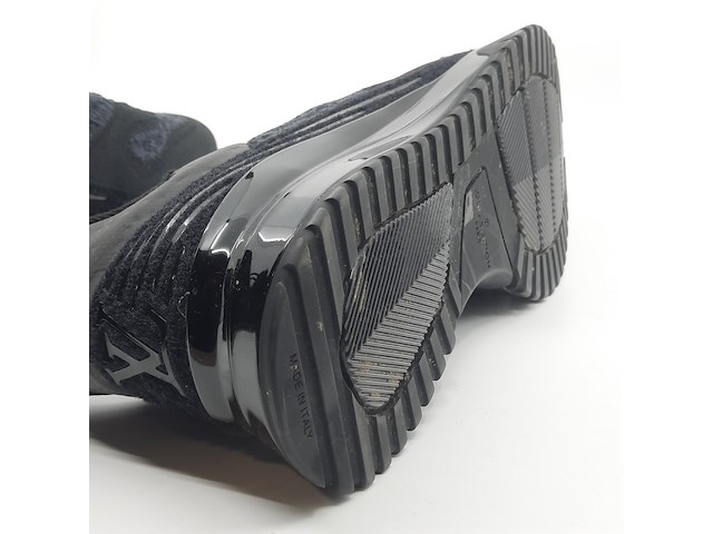 Paar sneakers, maat 11, louis vuitton - afbeelding 10 van  10