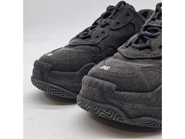 Paar sneakers, maat 36, balenciaga, triple s - afbeelding 3 van  10