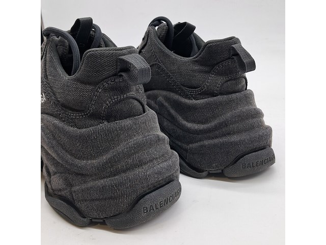 Paar sneakers, maat 36, balenciaga, triple s - afbeelding 6 van  10