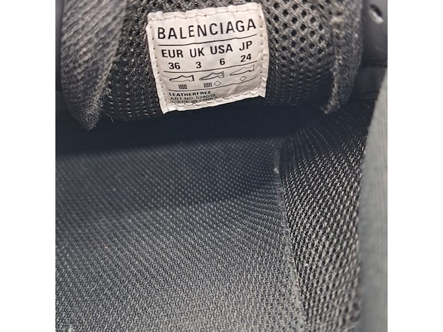 Paar sneakers, maat 36, balenciaga, triple s - afbeelding 10 van  10