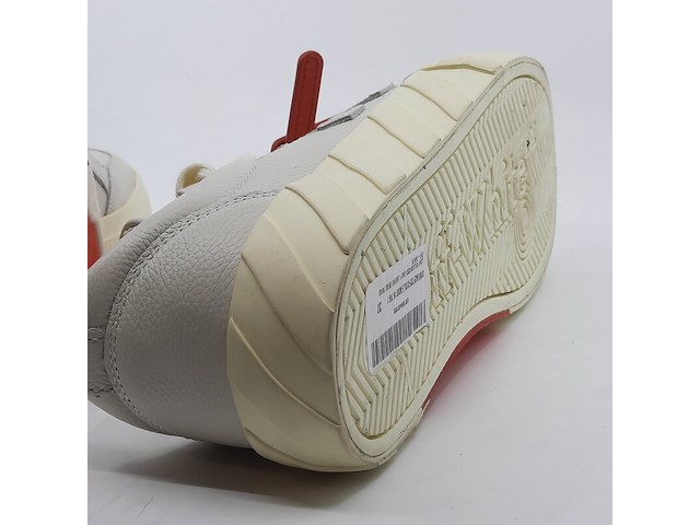 Paar sneakers, maat 37, off white, low vulcanized calf leathe beig - afbeelding 2 van  12