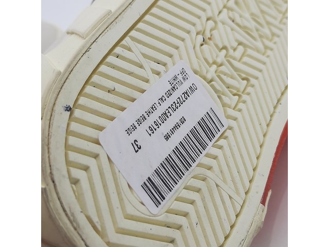 Paar sneakers, maat 37, off white, low vulcanized calf leathe beig - afbeelding 3 van  12