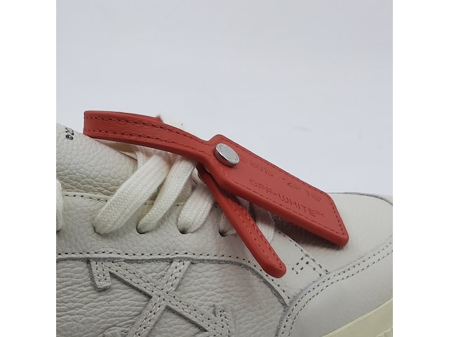 Paar sneakers, maat 37, off white, low vulcanized calf leathe beig - afbeelding 4 van  12