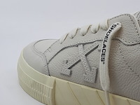 Paar sneakers, maat 37, off white, low vulcanized calf leathe beig - afbeelding 10 van  12