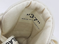 Paar sneakers, maat 37, off white, low vulcanized calf leathe beig - afbeelding 11 van  12