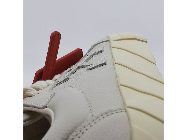 Paar sneakers, maat 37, off white, low vulcanized calf leathe beig - afbeelding 12 van  12
