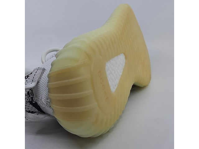 Paar sneakers, maat 40, adidas yeezy, cp9654 - afbeelding 2 van  11