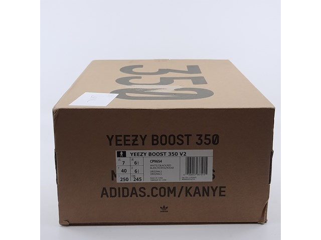 Paar sneakers, maat 40, adidas yeezy, cp9654 - afbeelding 3 van  11