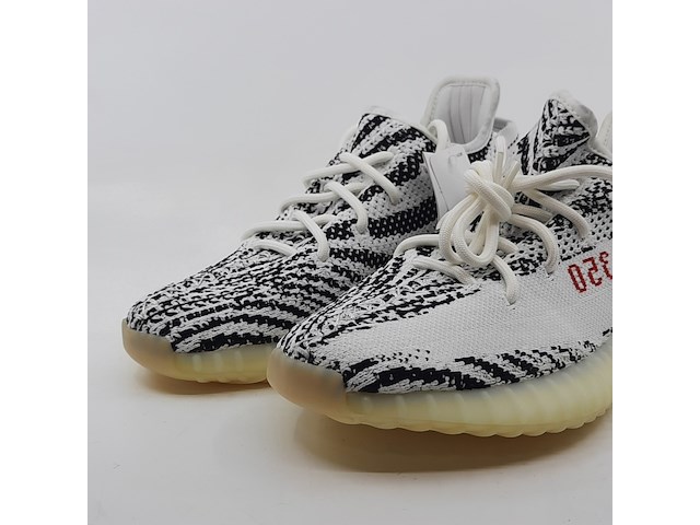 Paar sneakers, maat 40, adidas yeezy, cp9654 - afbeelding 4 van  11