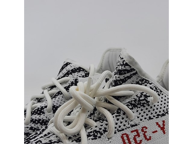 Paar sneakers, maat 40, adidas yeezy, cp9654 - afbeelding 6 van  11
