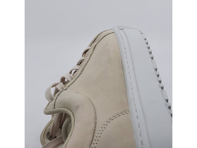 Paar sneakers, maat 40, etq - afbeelding 8 van  9