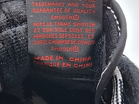 Paar sneakers, maat 41, air jordan x travis scott, dm7866-001 - afbeelding 2 van  11