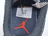 Paar sneakers, maat 41, air jordan x travis scott, dm7866-001 - afbeelding 3 van  11