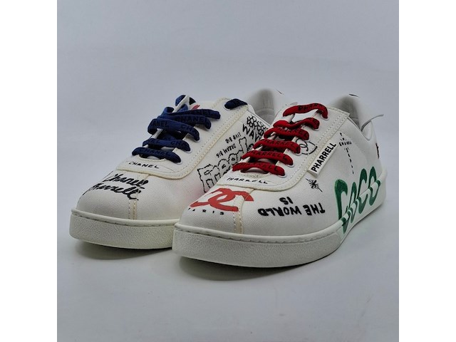 Paar sneakers, maat 42, chanel x pharrell williams, lg34878 - afbeelding 1 van  9