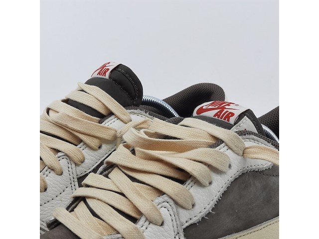 Paar sneakers, maat 42, nike, air jordan dm7866-162 - afbeelding 12 van  17