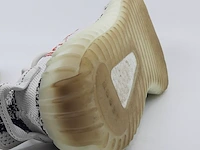 Paar sneakers, maat 43 1/3, adidas yeezy, cp9654 - afbeelding 2 van  10