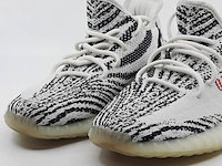Paar sneakers, maat 43 1/3, adidas yeezy, cp9654 - afbeelding 3 van  10