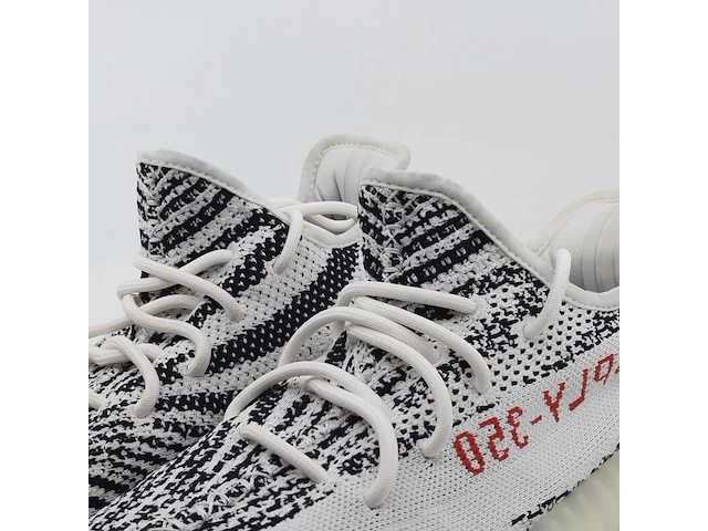 Paar sneakers, maat 43 1/3, adidas yeezy, cp9654 - afbeelding 5 van  10