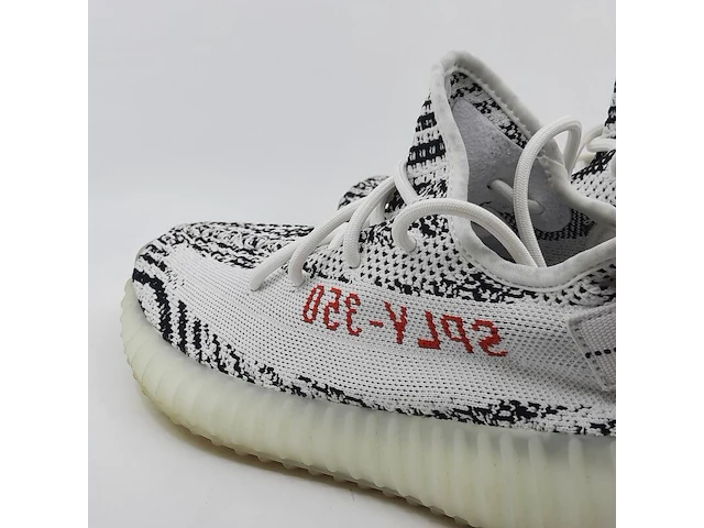 Paar sneakers, maat 43 1/3, adidas yeezy, cp9654 - afbeelding 8 van  10