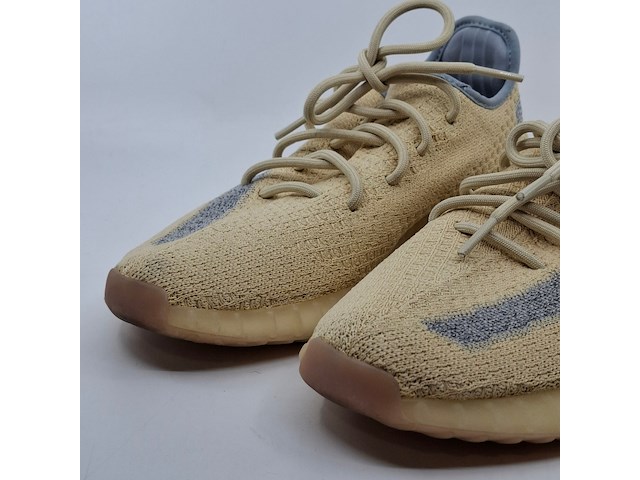 Paar sneakers, maat 43 1/3, adidas yeezy, fy5158 - afbeelding 3 van  10
