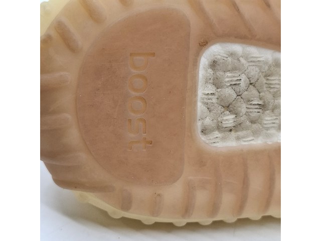 Paar sneakers, maat 43 1/3, adidas yeezy, fy5158 - afbeelding 9 van  10