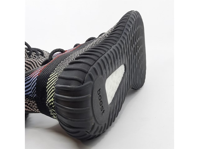 Paar sneakers, maat 43,5, adidas yeezy, fw5190 - afbeelding 3 van  12