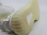 Paar sneakers, maat 44, adidas yeezy, cp9366 - afbeelding 3 van  12