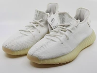 Paar sneakers, maat 44, adidas yeezy, cp9366