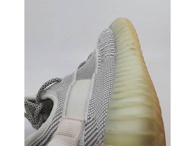 Paar sneakers, maat 44, adidas yeezy, ef2905 - afbeelding 2 van  12