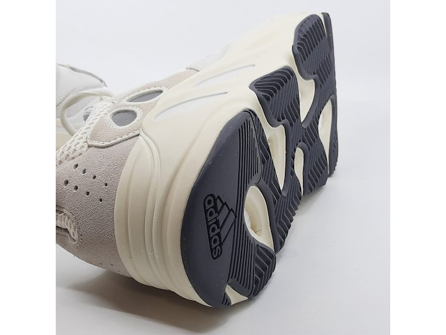 Paar sneakers, maat 44, adidas yeezy, eg7596 - afbeelding 3 van  12