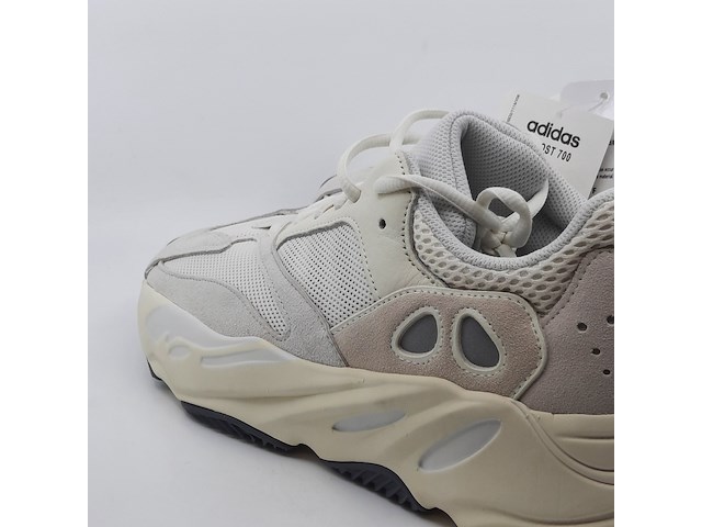 Paar sneakers, maat 44, adidas yeezy, eg7596 - afbeelding 11 van  12