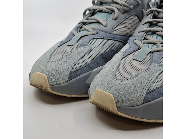 Paar sneakers, maat 44, adidas yeezy, eg7597 - afbeelding 2 van  9