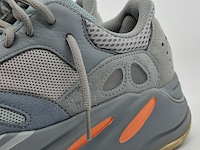 Paar sneakers, maat 44, adidas yeezy, eg7597 - afbeelding 3 van  9