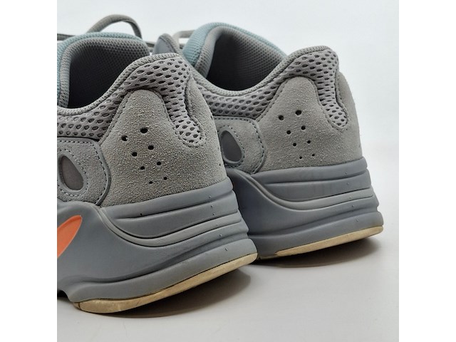 Paar sneakers, maat 44, adidas yeezy, eg7597 - afbeelding 4 van  9