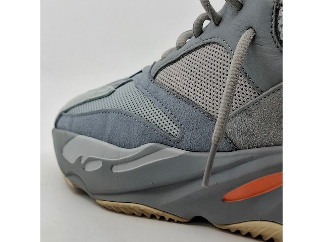 Paar sneakers, maat 44, adidas yeezy, eg7597 - afbeelding 5 van  9
