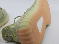 Paar sneakers, maat 44, adidas yeezy, fv3250 - afbeelding 2 van  11