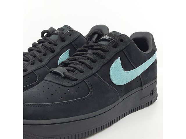 Paar sneakers, maat 44, nike x tiffany & co, dz1382-001 - afbeelding 16 van  22