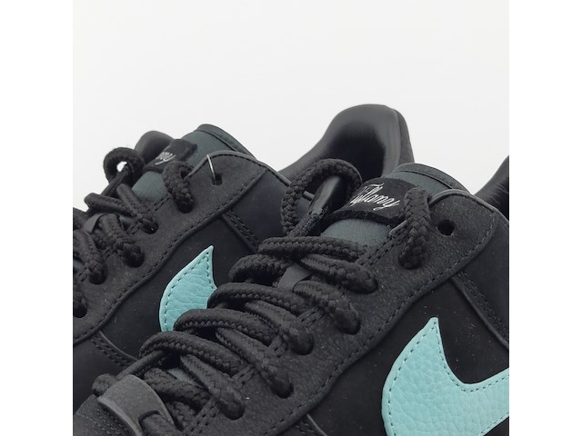 Paar sneakers, maat 44, nike x tiffany & co, dz1382-001 - afbeelding 17 van  22