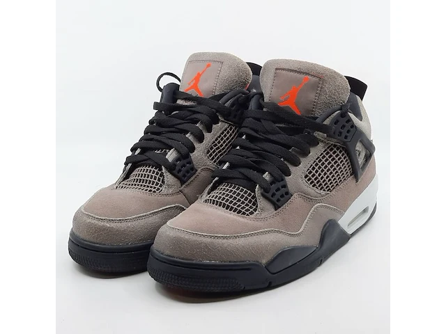 Paar sneakers, maat 44,5, air jordan, db0732-200 - afbeelding 1 van  19