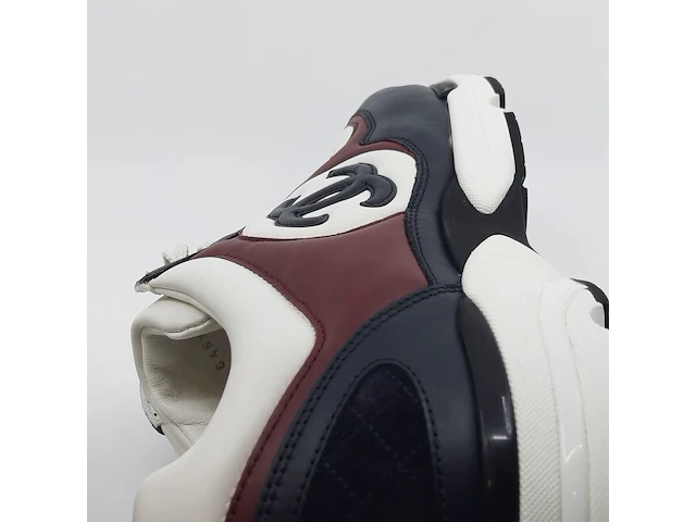 Paar sneakers, maat 45, chanel, w c45334 - afbeelding 2 van  12